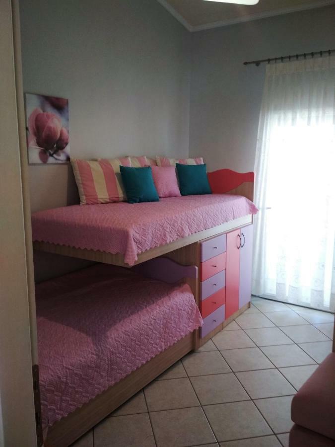 Luxury Sea View Apartment Ofrinion Luaran gambar